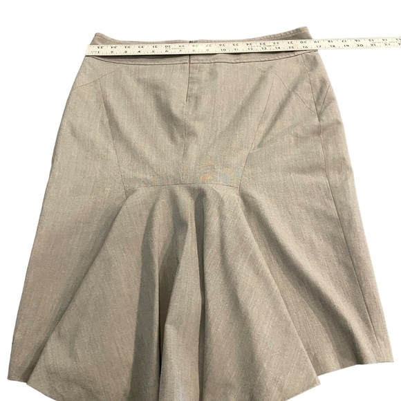 Reiss Skirt. Light grey. Lined. Sz 12. Back detailing. EUC - Picture 6 of 9